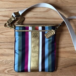 💯 authentic Coach rainbow stripped crossbody bag